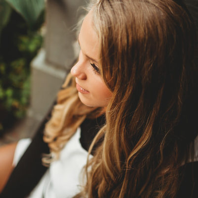 Fishers Senior Pictures | Noblesville On The Square | Kara